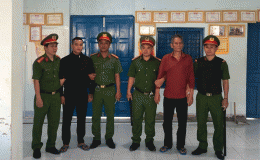 Cha hỗ trợ con trai dùng vũ khí quân sự đánh người khác ở đảo Phú Quý: Lý lịch bất hảo của người con