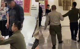 Không chế nam thanh niên nghi đặt máy quay với mục đích quay trộm phụ nữ tại tòa nhà Royal