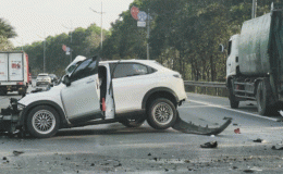 Tin nóng vụ ô tô con biến dạng nghiêm trọng sau cú va chạm với xe chở rác: Tình hình nạn nhân