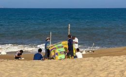 Hiện trường bé trai 13 tuổi đuối nước tử vong khi đi tắm biển cùng bạn, xác định danh tính