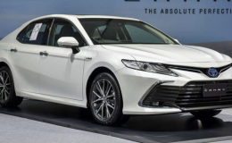 Toyota Camry, Alphard, Corolla Cross đồng loạt giảm giá: Xe hybrid bước vào kỷ nguyên mới