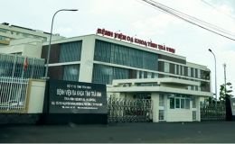 Trích xuất camera an ninh vụ hộp bánh phát nổ trong Bệnh viện đa khoa Trà Vinh, hé lộ danh tính người tặng