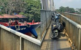Hiện trường sà lan tông thẳng cầu Ghềnh ở Đồng Nai, người đi xe máy ngã gục tại chỗ