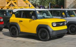 Người trẻ chọn mua ô tô đầu đời miễn nhiễm với bão giá xăng