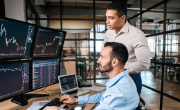 Khối ngoại xả ròng nhiều mã lớn, bất ngờ chi gần 250 tỷ gom một cổ phiếu VN30