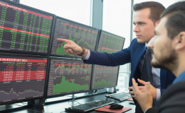 Khối ngoại xả ròng gần 1.300 tỷ đồng, loạt cổ phiếu lớn chịu áp lực