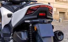 Yamaha chính thức ra mắt ‘vua xe ga’ mới khắc chế cứng cả Honda SH và SH Mode, có phanh ABS, giá mềm