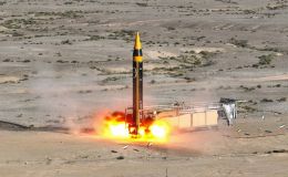 Iran tuyên bố triển khai vũ khí công nghệ mới nhắm vào Israel và Mỹ, giá dầu tăng mạnh