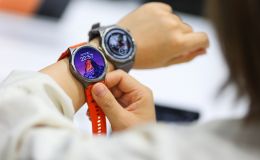 Oppo ra mắt đồng hồ thông minh Watch X3: Thiết kế titan, đo đường huyết, phát hiện nguy cơ cao huyết áp