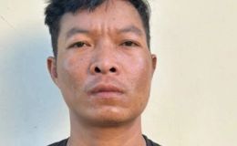 Chỉ vì mâu thuẫn gia đình con đẻ đánh bố ruột gãy xương sườn, bố ngã xuống vẫn cố tình làm một điều