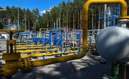 Giá dầu thế giới tăng sau loạt tấn công Iran vào cơ sở năng lượng, Mỹ tính phương án nguồn cung và xả kho dự trữ