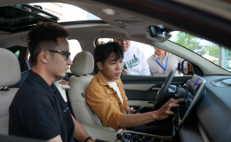 Cuối tuần này, trải nghiệm lái ô tô điện VinFast với loạt ưu đãi hấp dẫn