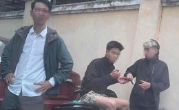 Sự thật vụ phụ huynh dùng mũ bảo hiểm hành hung thanh niên: Không phải vì ghen tuông