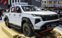 Toyota Hilux 2026 bản điện lộ diện, chạy 240 km: Thách thức Ford Ranger, có đáng mua ở hiện tại?