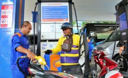 Giá xăng dầu trong nước tăng nhưng vẫn thấp hơn thế giới, cơ chế điều hành và quỹ bình ổn đang ‘giữ giá’ ra sao?