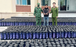 Quảng Ninh: Bắt quả tang đò sắt chở hơn 1.300 bình khí cười, 4 người bị khởi tố