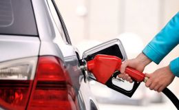 Giá dầu tăng vọt gần 45.000 đồng/lít: Xe bán tải, ô tô chạy dầu diesel lâm cảnh ế ẩm chưa từng có