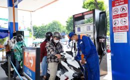 Giá xăng dầu ngày 10/4: Xăng RON 92 và RON 95 giá bao nhiêu? Điều gì khiến giá xe máy Honda lao dốc?