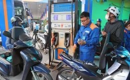 Giá xăng dầu hôm nay 13/4: RON92 và RON95 đã 'chạm đáy'? Bảng giá đầy bình xe máy Honda tại Việt Nam