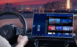 ‘Đặc quyền’ của chủ xe VinFast: Đi làm căng thẳng, lên xe có… người yêu làm trợ lý