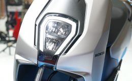 Giá xăng dầu hôm nay 17/4: RON92 và RON95 rẻ như rau, Honda liền mở bán xe máy mới không cần đổ xăng