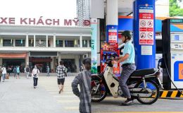 Giá xăng dầu hôm nay 18/4 biến động, Hà Nội tăng cường xe khách phục vụ nghỉ lễ 30.4-1.5