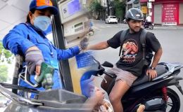 Giá xăng dầu mới nhất tối 20/4: RON 95 ‘rẻ bèo’, ‘siêu xe’ Xuân Son dùng mua bánh chuối đổ đầy bình hết bao nhiêu?