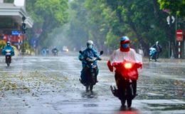 Dự báo thời tiết 20/4: Hà Nội mưa dông kéo dài do không khí lạnh, dịp 30/4-1/5 thời tiết thay đổi theo từng ngày ra sao?