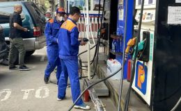 Giá xăng dầu hôm nay 20/4 giảm giá liên tiếp, 2 điều kiện khi giao doanh nghiệp định giá xăng dầu