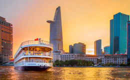 Du lịch TP.HCM ‘nóng’ trước lễ 30/4: Khách sạn kín phòng, nhiều tour văn hoá - lịch sử hút khách