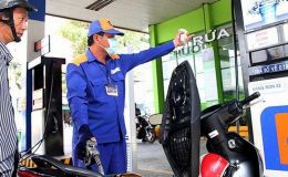 Giá xăng dầu chiều 21/4: Xăng RON 92 và RON 95 lại tiếp tục giảm mạnh, đi xe số nào tiết kiệm nhất?