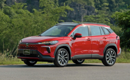 Toyota Corolla Cross ‘leo top’, Toyota Yaris Cross bám đuổi: Xe hybrid nào bán chạy nhất đầu 2026?