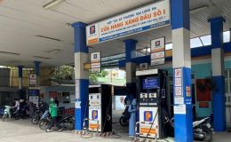 Giá xăng dầu tối 22/4 chạm mốc mới ‘rẻ như rau’, giá lăn bánh Tucson giảm sâu đè bẹp cả Mazda CX-5