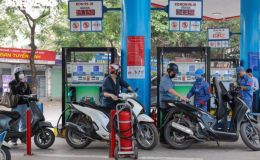 Giá xăng dầu hôm nay 24/4: Dầu thế giới vượt ngưỡng 100 USD/thùng, trong nước giảm sâu bất ngờ