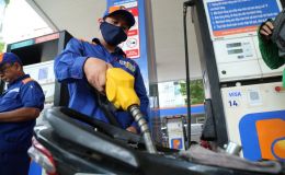 Giá xăng dầu sáng nay 25/4: RON92, RON95 giảm cực mạnh, bảng giá đầy bình xe máy Suzuki tại Việt Nam