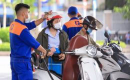 Giá xăng dầu sáng nay 24/4: RON92 và RON95 'rẻ chấn động', bảng giá đầy bình xe máy Piaggio và Vespa