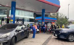 Giá xăng dầu cập nhật tối nay 25/4: RON 92 và RON 95 ‘rẻ cắt gốc’, giá lăn bánh VinFast VF 6 cuối tháng 4/2026 'về đáy'