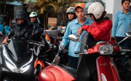 Bảng giá xăng dầu sáng nay 27/4: RON92, RON95 chính thức 'về bờ', giá đầy bình xe máy Piaggio và Vespa