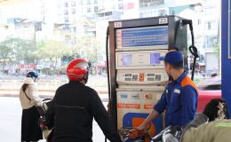 Tin ‘nóng’ giá xăng dầu Petrolimex hôm nay 27/4: xăng RON 92 và RON 95 ‘thủng đáy’, giá ‘đầy bình’ xe ga 150cc và 160cc