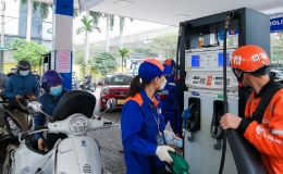 Bảng giá xăng dầu sáng nay 30/4: RON92 và RON95 còn bán không? Giá đầy bình xe máy Piaggio và Vespa