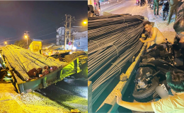 Tây Ninh: Thót tim cảnh nhiều bó thép nặng hàng chục tấn rơi khỏi xe đầu kéo, đè trúng xe máy