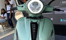 Giá xăng dầu tối nay 30/4: RON 95 siêu rẻ, ra mắt xe máy mới không cần đổ xăng đẹp như Honda SH Mode