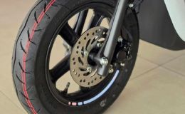 Tin 'nóng' giá xăng dầu: RON 95 ‘rẻ bất ngờ’, Honda liền tung xe máy mới đổ được cả xăng E10 và E20