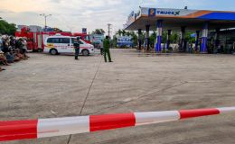Cháy ô tô ở cây xây khiến 2 thanh niên tử vong: Gia đình đau đớn nhận tin dữ, xót xa hoàn cảnh nạn nhân