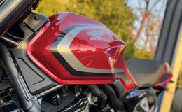 Tin xe máy 4/5: Honda chính thức ra mắt ‘huyền thoại côn tay’ mới siêu kinh điển, có ABS, giá cực rẻ