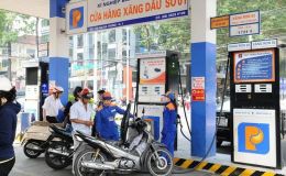 Giá xăng dầu hôm nay 5/5: Dầu diesel ‘rẻ kịch sàn’, xăng RON 95 ‘bán như biếu’, giá lăn bánh  VinFast VF 6 cực ‘mềm’