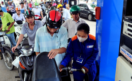 Giá xăng dầu hôm nay (chiều 4/5): Dầu diesel mất hơn 16.600 đồng/lít, RON95 rời xa đỉnh cũ, dầu thế giới hạ nhiệt
