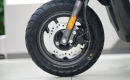 Giá xăng dầu trưa nay 4/5: RON95 chính thức 'rẻ như bèo', Honda liền tung xe máy mới không cần đổ xăng