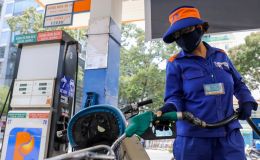 Giá xăng dầu chiều nay ngày 14/5: Xăng RON 92 và RON 95 ‘đua nhau’ giảm 'cắm đầu', giá đầy bình các mẫu xe số phổ biến