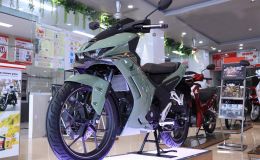 Giá xăng dầu trưa nay 15/5: RON95 chính thức về vùng vẻ, Diesel 'thủng đáy', Honda Winner R giảm sâu